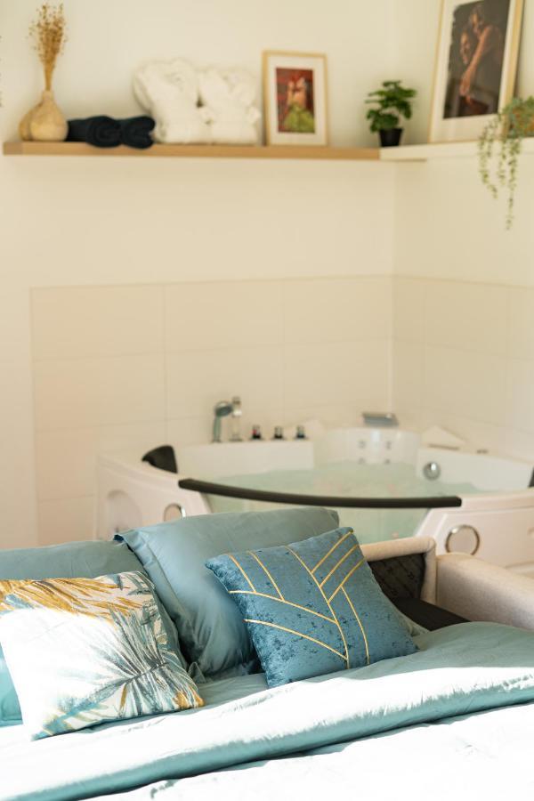 Capsule Nature & Photos - Jacuzzi - Netflix & Home Cinema - Ps5 & Jeu Thun-Saint-Martin Zewnętrze zdjęcie